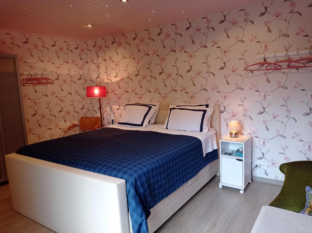 Bed and Breakfast Les Ecureuils Revin  Экстерьер фото